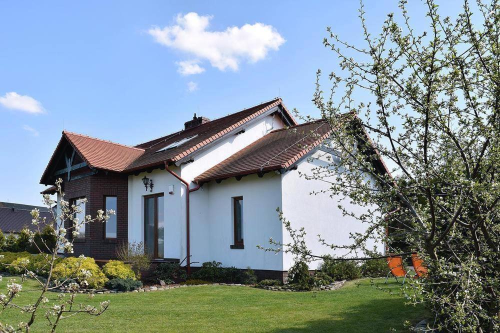 Dom U Zbyszka Z Prywatna Plaza Villa Kiedrowice Ngoại thất bức ảnh